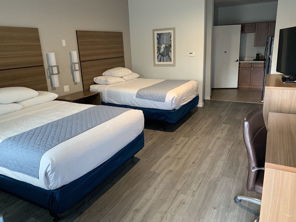 Suite, 2 Queen Beds, Non Smoking, Kitchenette photo 2