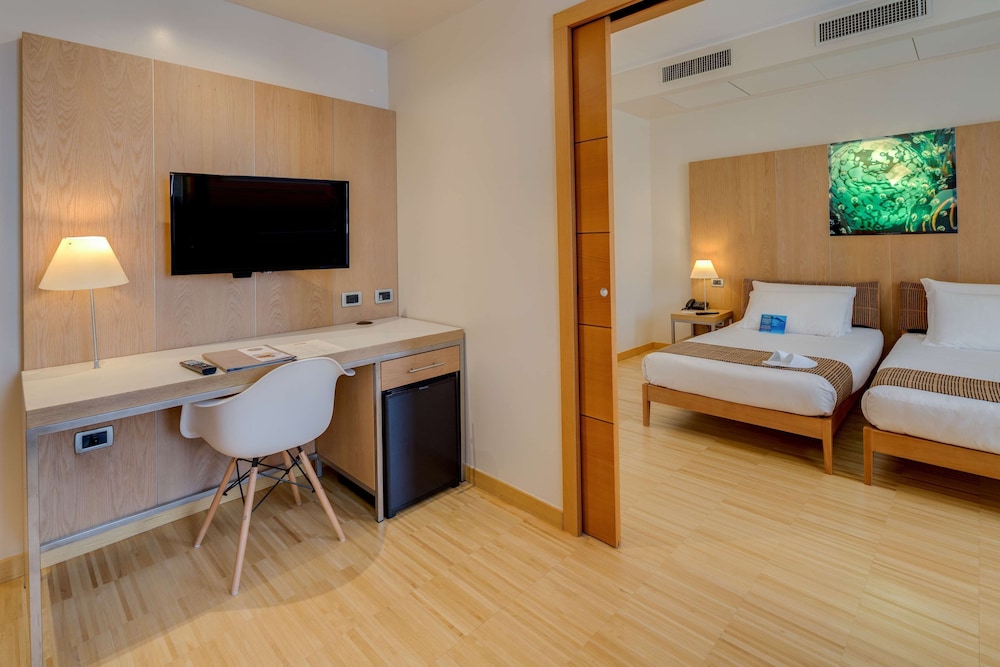 Classic Room, Multiple Beds - Photo 13