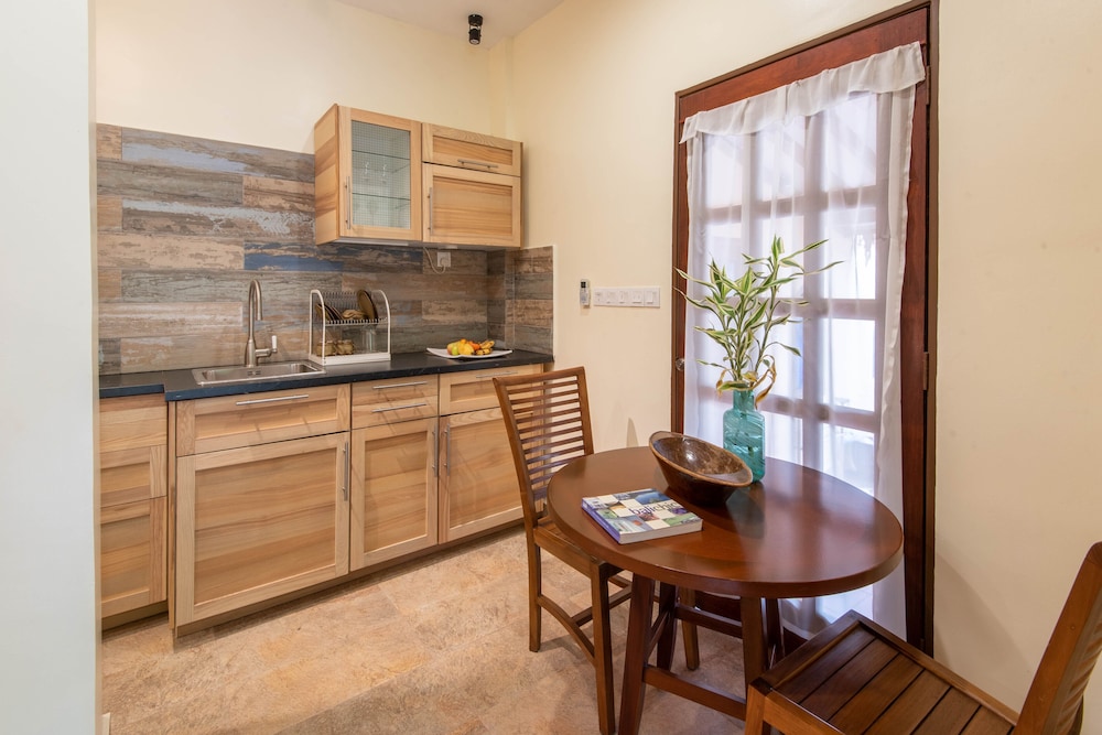 Royal Orchid Villa - Photo 36