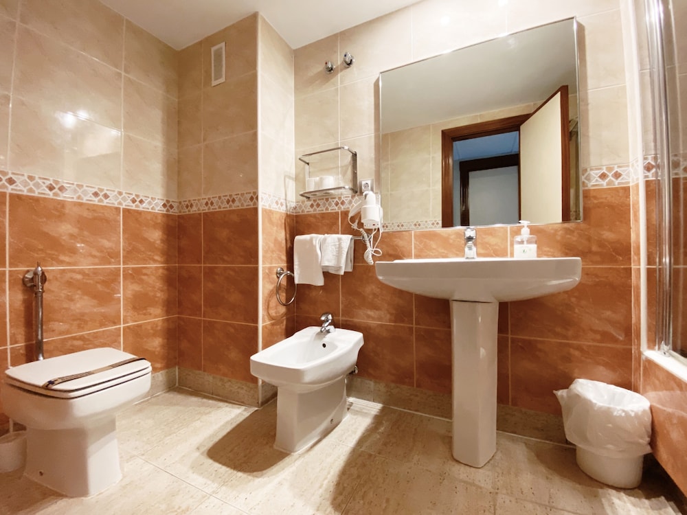 Family Quadruple Room - Photo 6