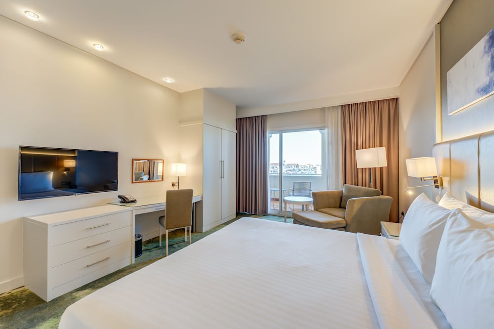 Premium Room, 1 King Bed photo 3