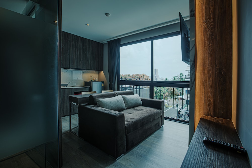 Rak Suite Room with Kitchenette City View - Photo 7