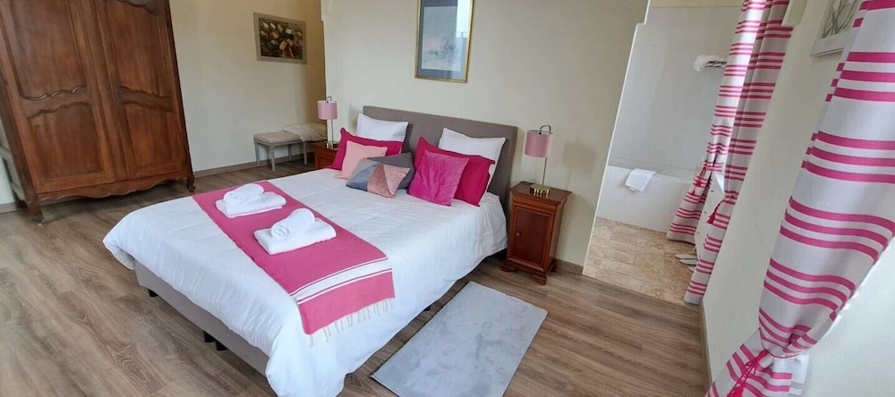 Basic Room, River View