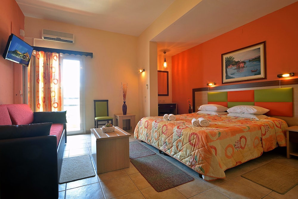 Quadruple Room - Photo 2