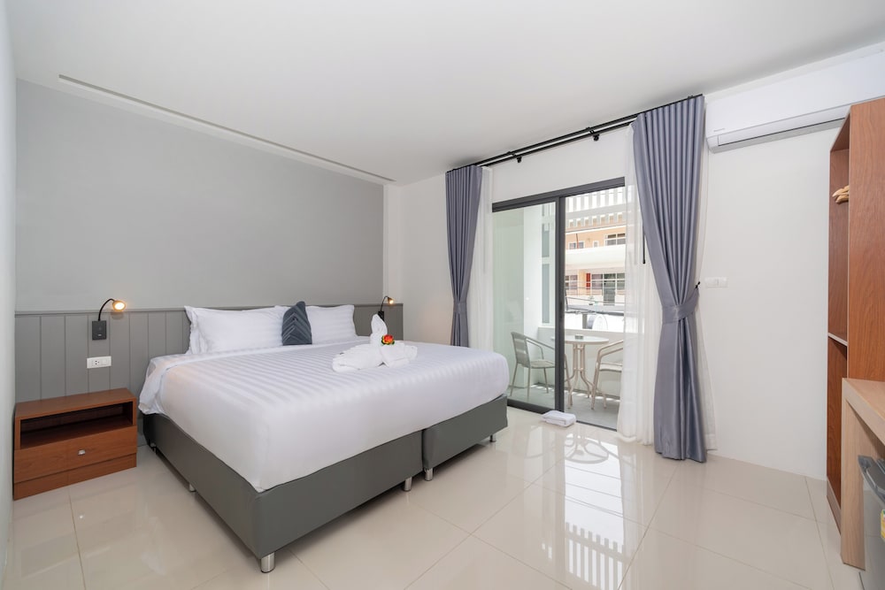 Deluxe Double Room, Balcony photo 2