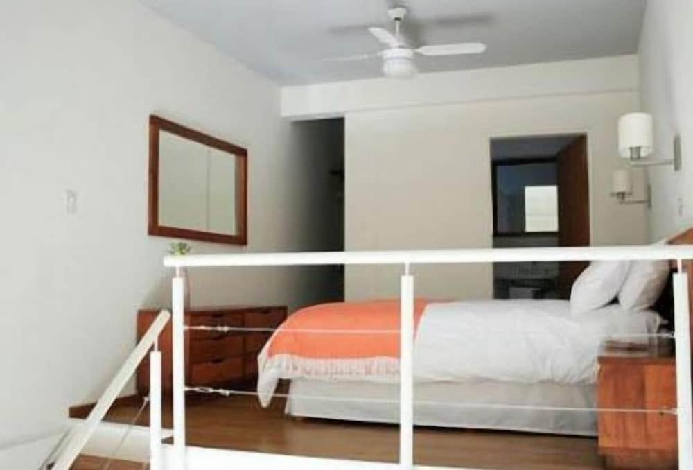 Deluxe Duplex Triple