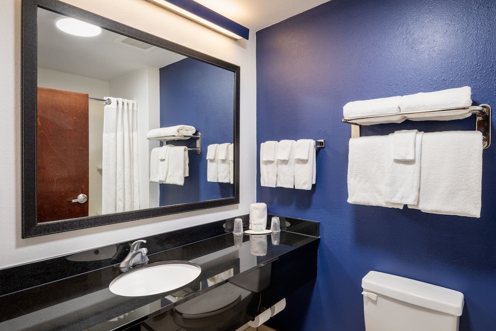 Room, 2 Queen Beds (Hearing Accessible) - Photo 6