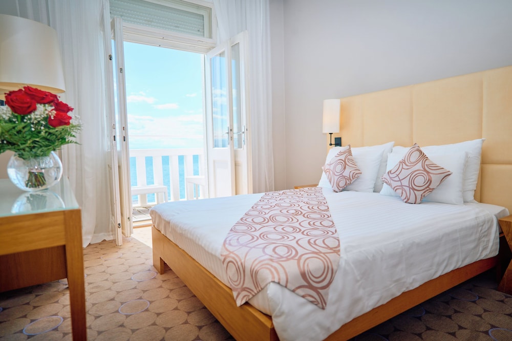 Deluxe Double Room, 1 Double Bed, Balcony, Sea View - Photo 7