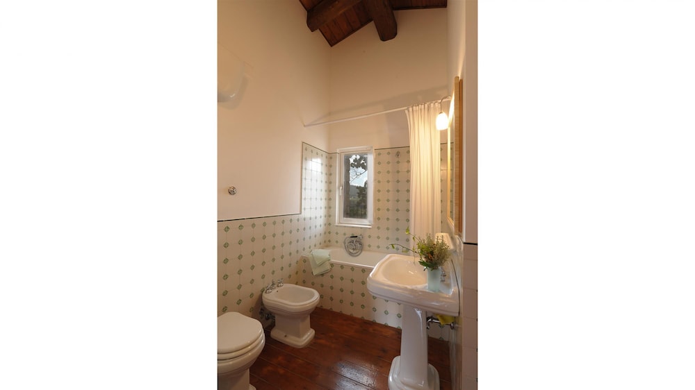 Villa photo 2