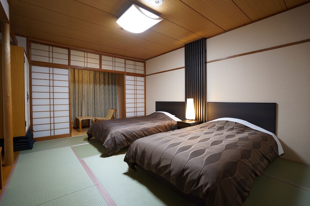 Twin Room, Non Smoking - Photo 1