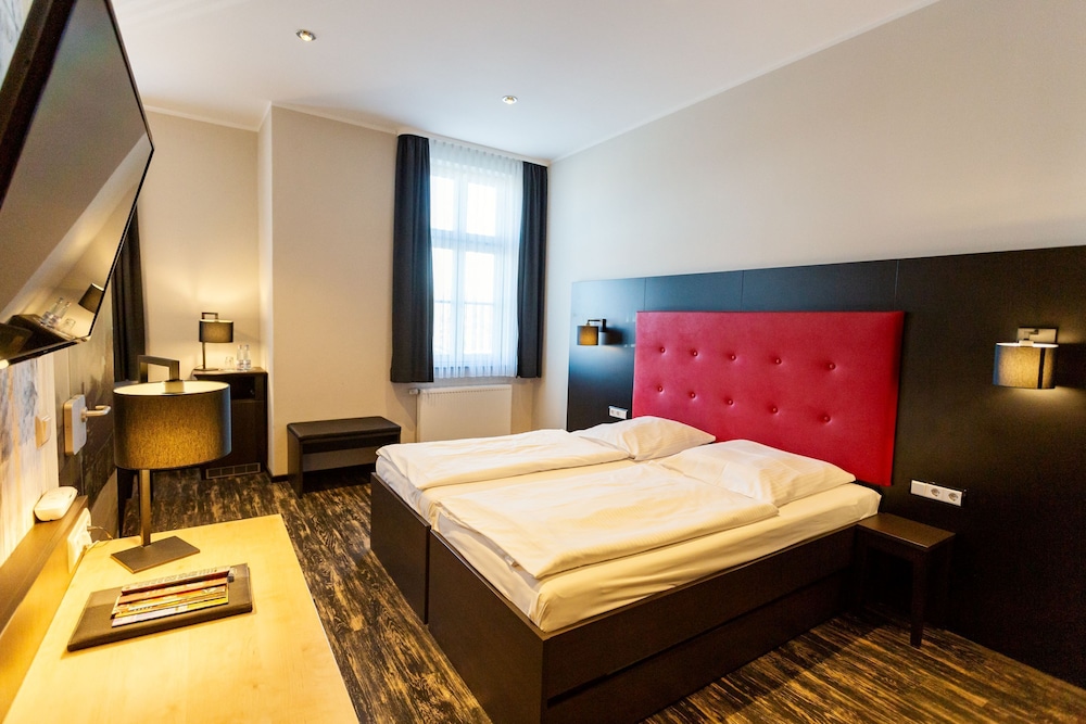 Superior Double or Twin Room, 1 Bedroom, Refrigerator, Resort View photo 3