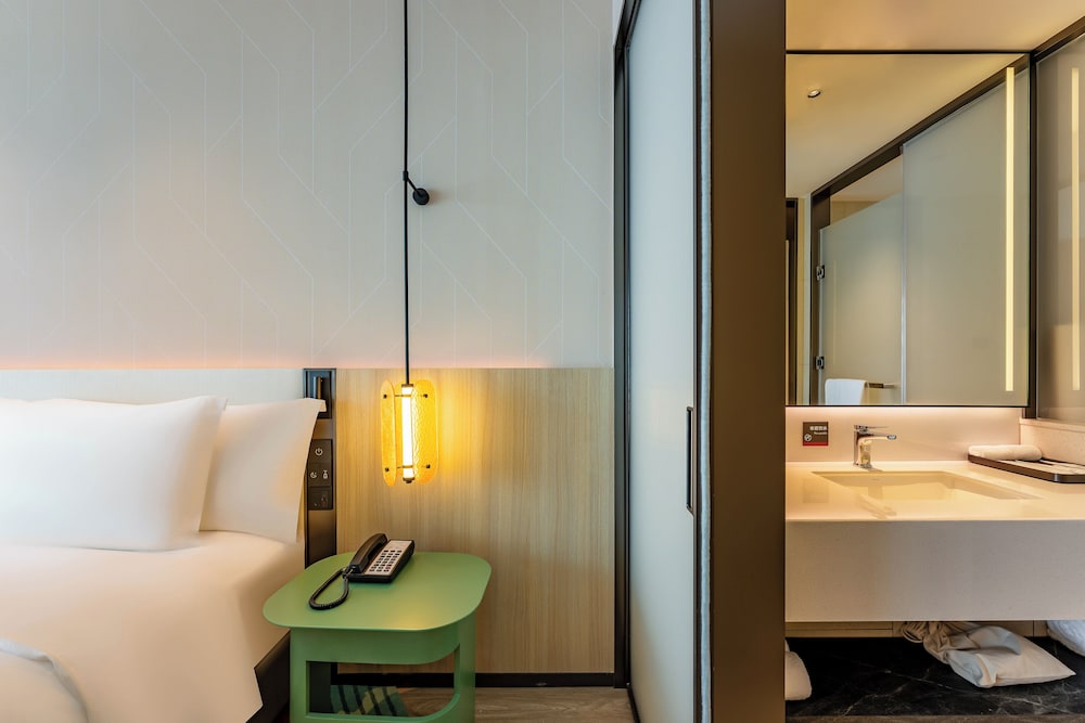 Premium Room, 1 King Bed
