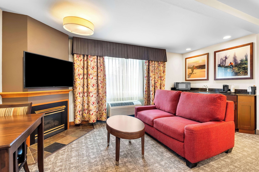 Suite, 1 King Bed, Accessible, Fireplace (Pet Friendly;with Sofabed) - Photo 3