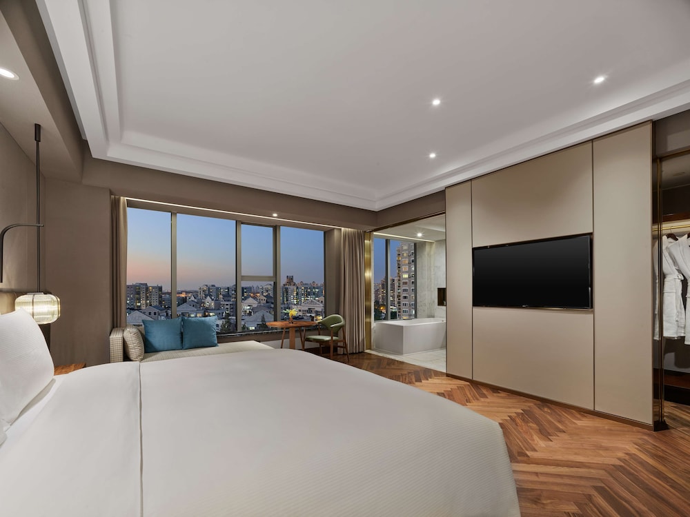 Hilton Executive King - Photo 3