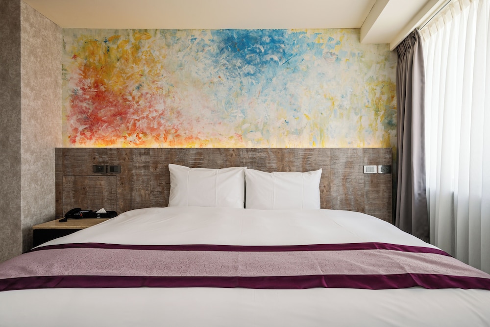 Deluxe Double Room with City View - Photo 1
