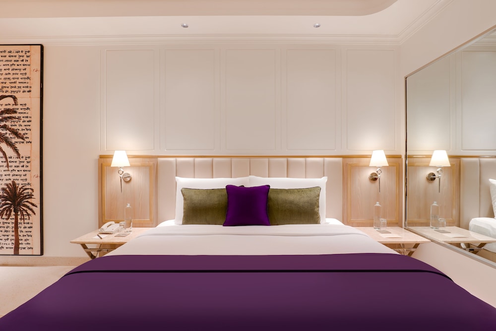 Deluxe Room, 1 King Bed - Photo 2