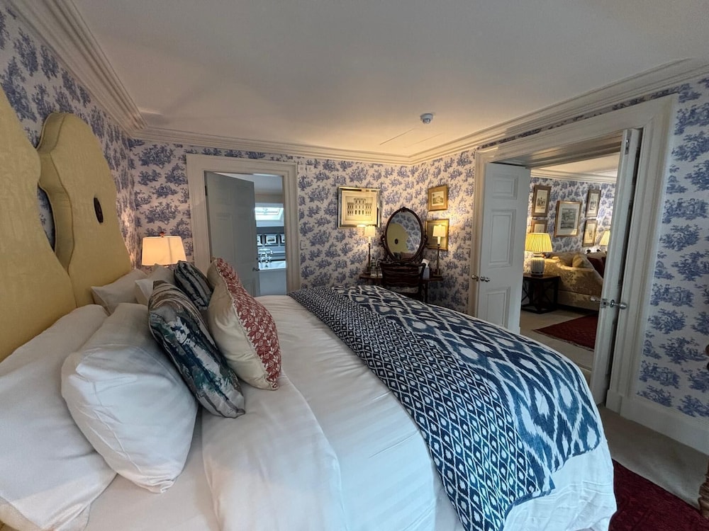 Superior Double or Twin Room, Ensuite photo 2