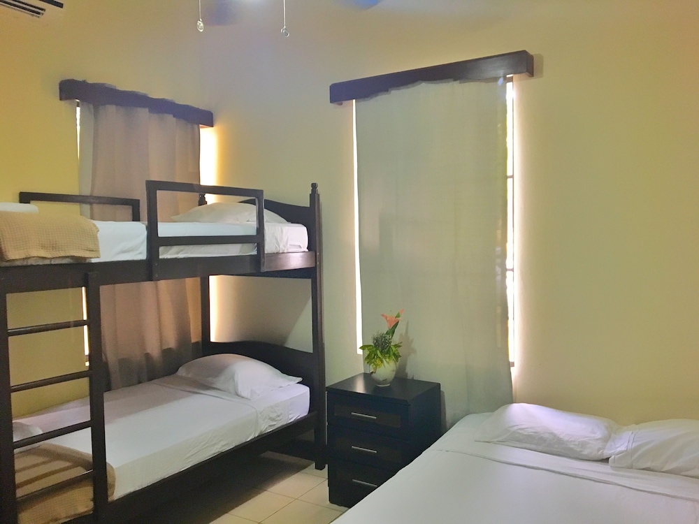 Exclusive House, Multiple Bedrooms, Non Smoking, Courtyard View photo 3