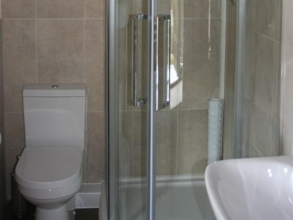 Twin Room, Ensuite photo 3