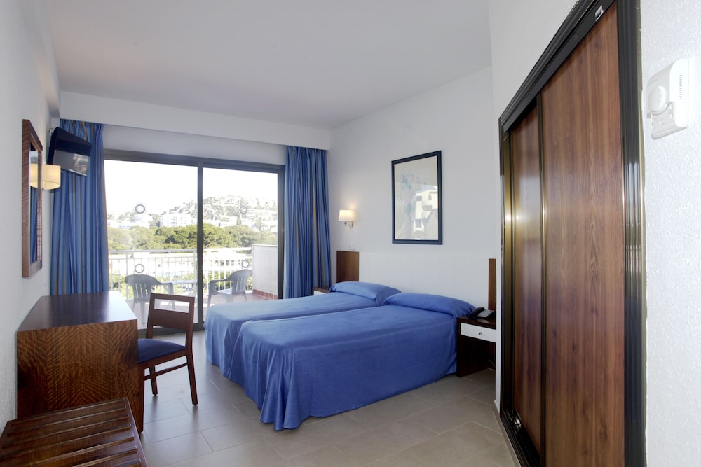 Twin Room, Terrace (2 Adults + 1 Child)