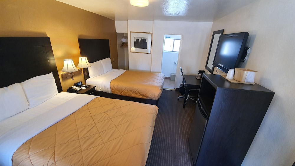 Standard Double Room, 2 Double Beds, Non Smoking - Photo 2