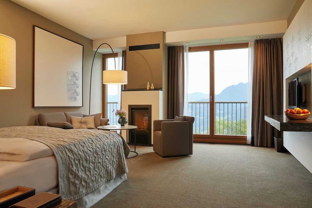 Deluxe Room, Fireplace (Panorama View) photo 1