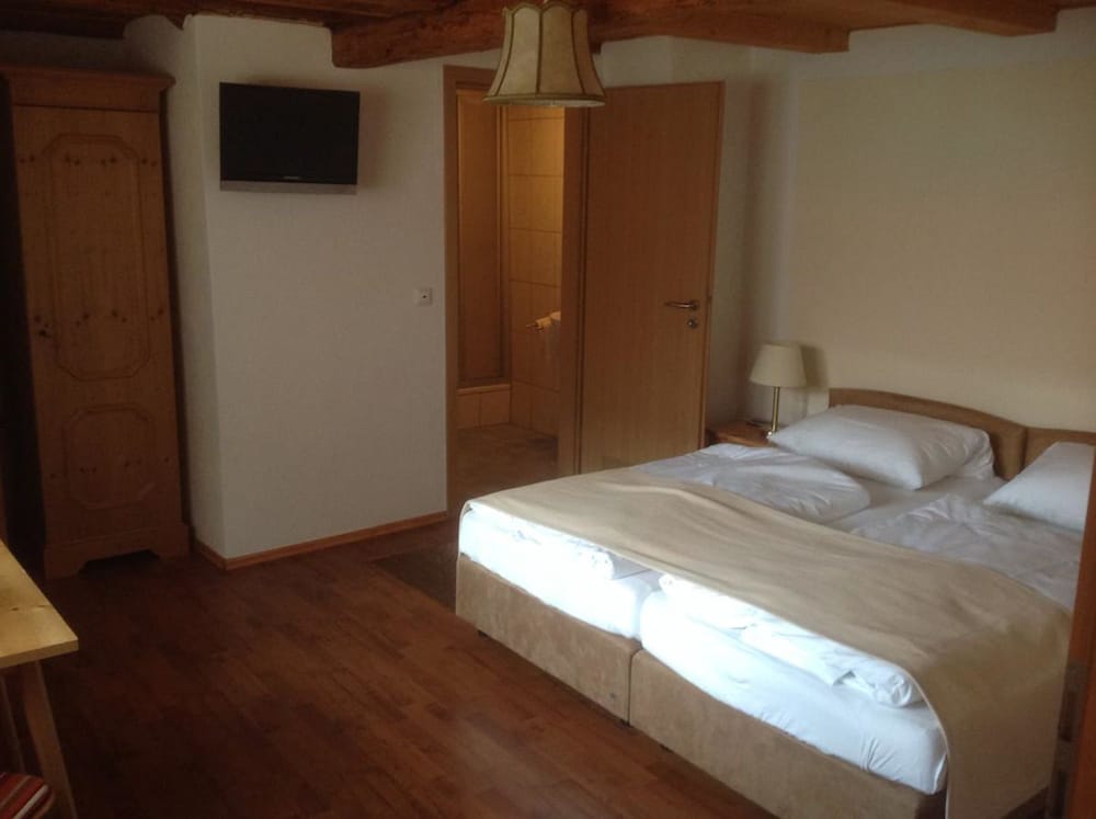 Double Room - Photo 12