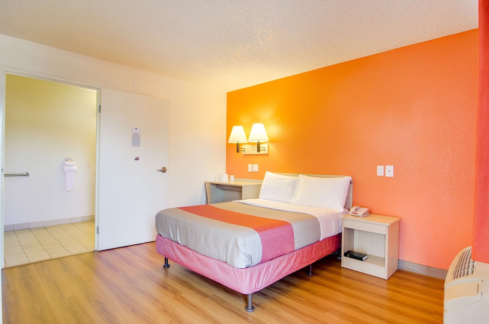 Motel 6-Tacoma, WA - Fife