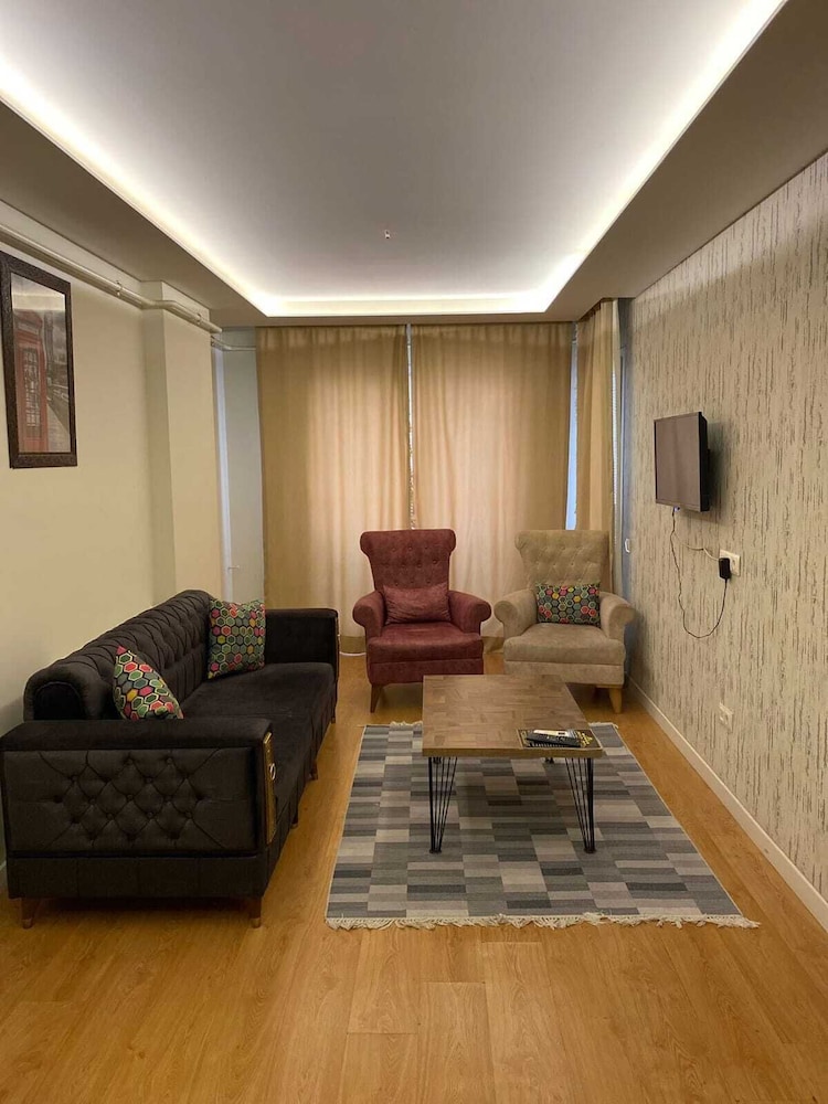 Romantic Apartment photo 3