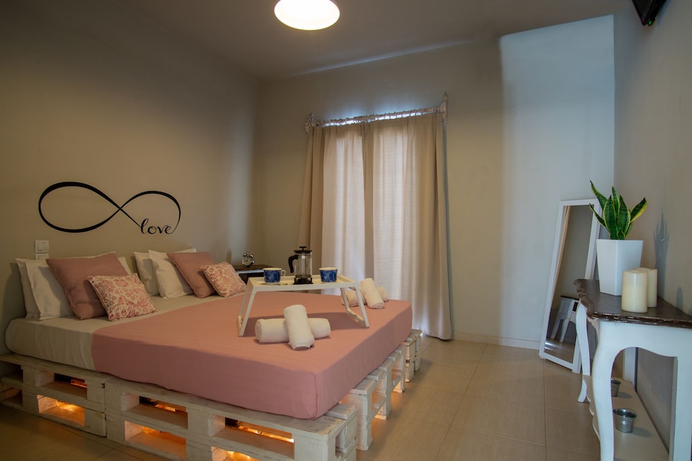 Superior Triple One Bedroom Apartment photo 1