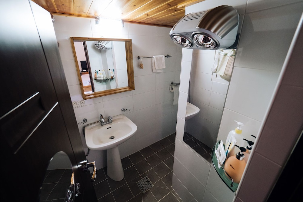 Traditional Double Room Single Use, 1 Bedroom, Non Smoking, Courtyard View photo 2