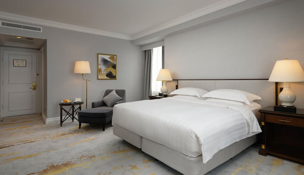 Deluxe Room, City View - Photo 1