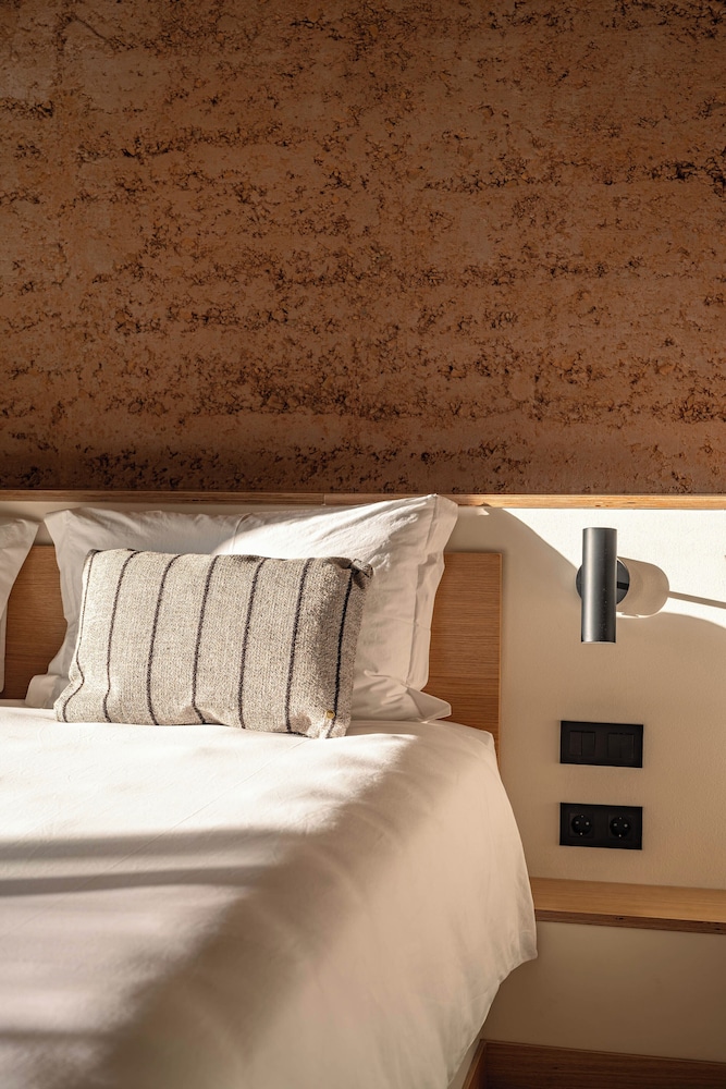 Deluxe Double Room, Multiple Bedrooms photo 2