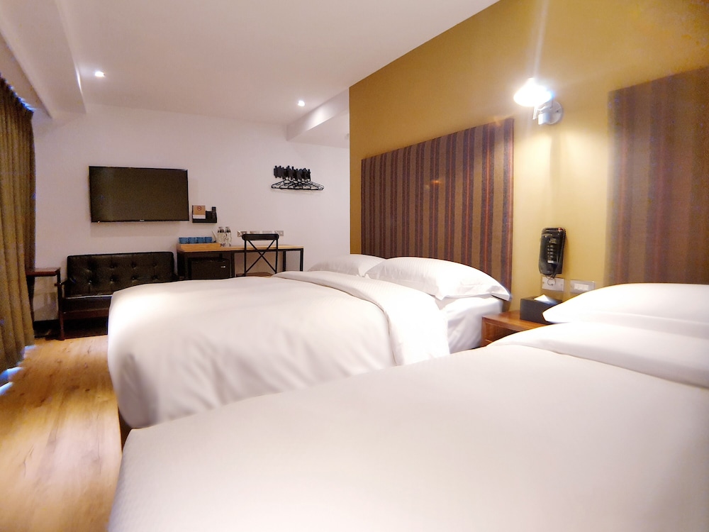 Elite Quadruple Room - Photo 5