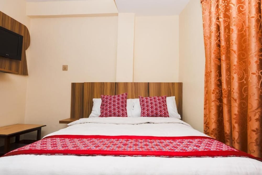 Standard Room, 1 Queen Bed - Photo 2