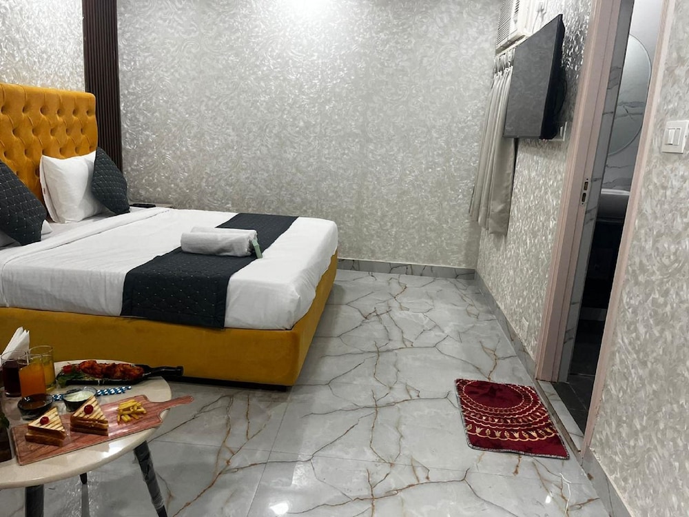 Premium Room - Photo 11