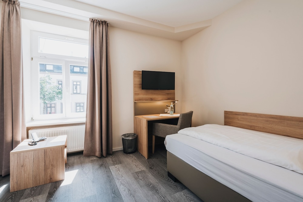 Basic Single Room photo 1
