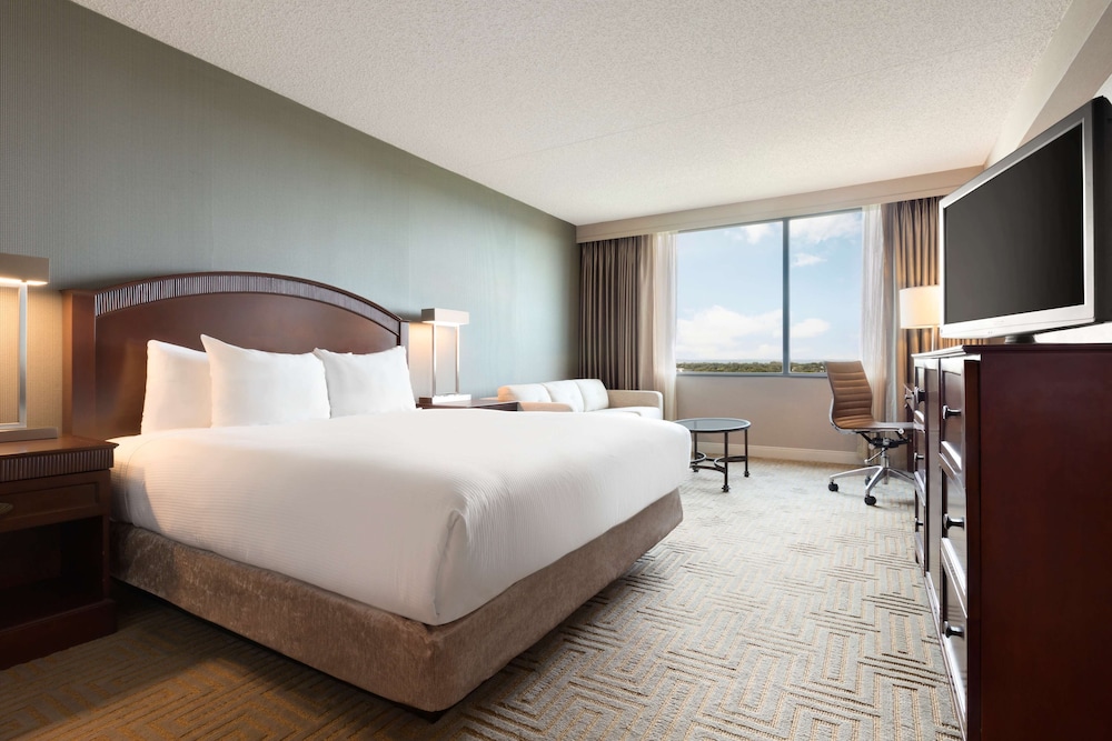 Junior Suite, 1 Queen Bed with Sofa bed - Photo 2