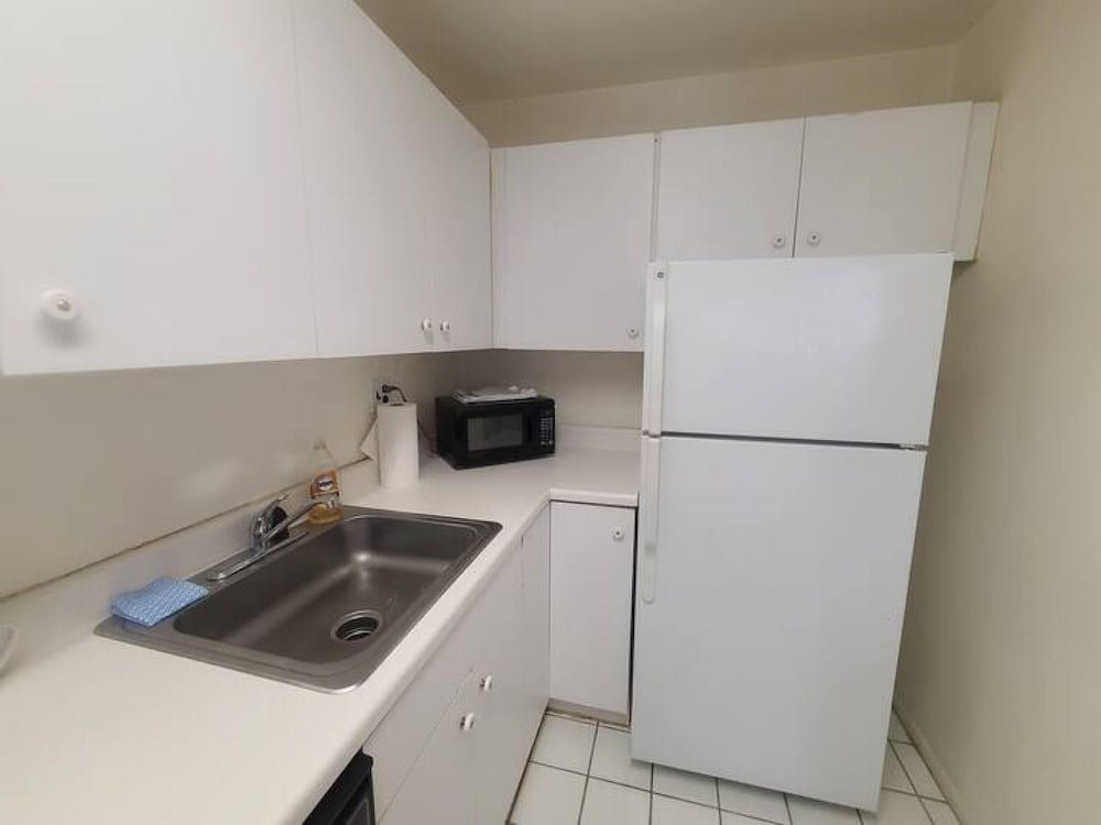 2BR 2B Clean Spacious Great Location, Photo 11
