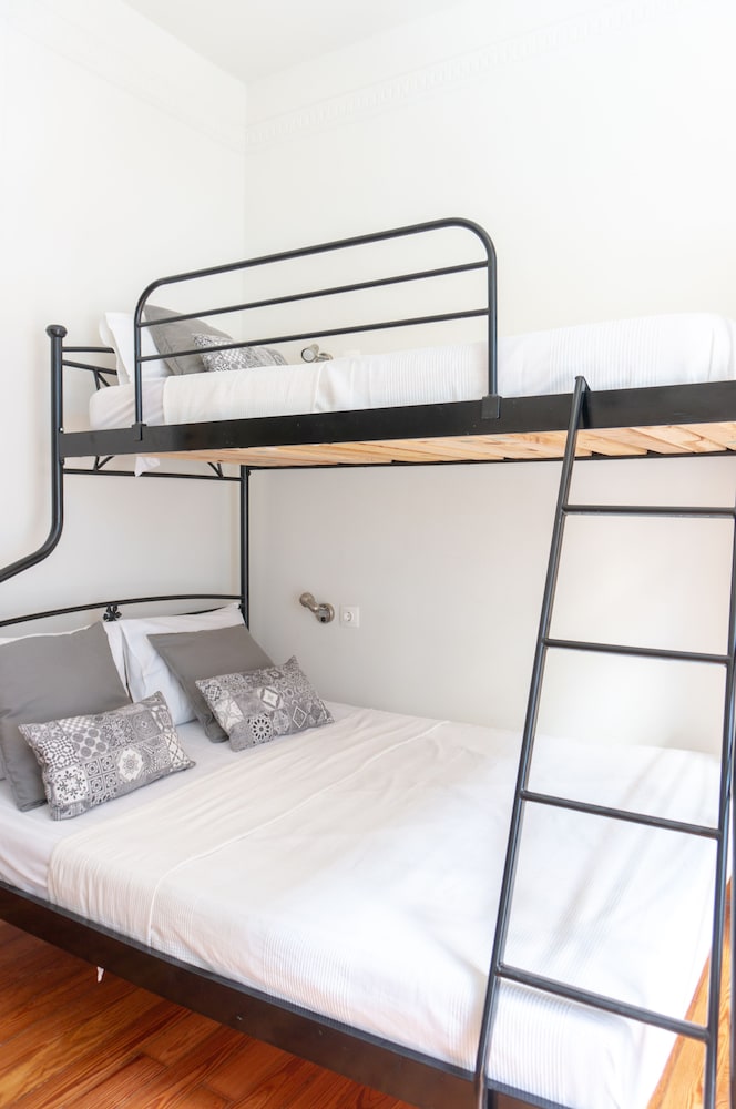 Basic Triple Room, Shared Bathroom photo 1