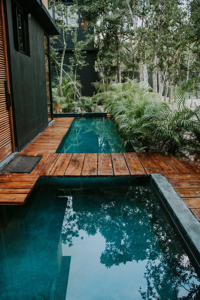 Basic House - Photo 15