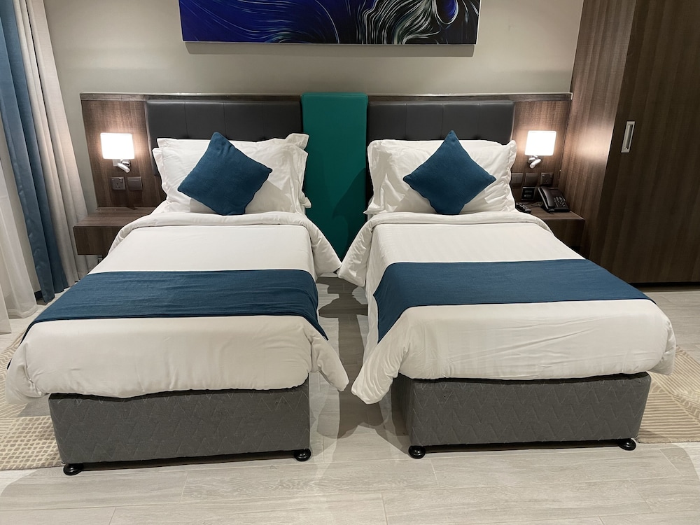 Deluxe Studio, 2 Twin Beds - Photo 1