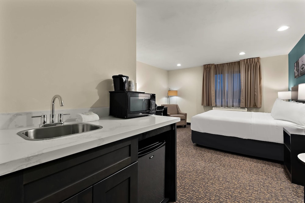 Suite, Multiple Beds, Non Smoking (Upgrade) photo 2