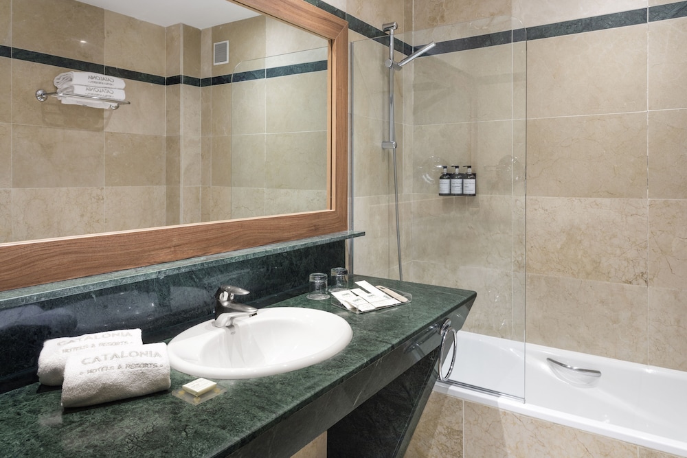 Double Room - Photo 5