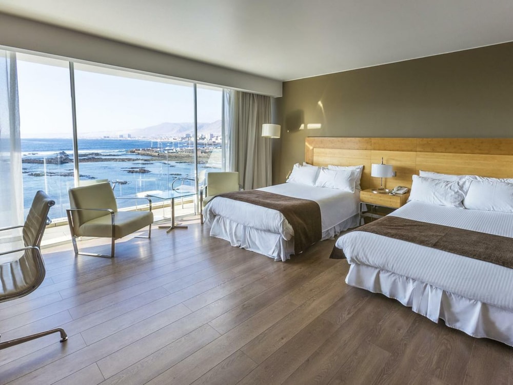 Suite, 2 Double Beds, Sea View - Photo 1