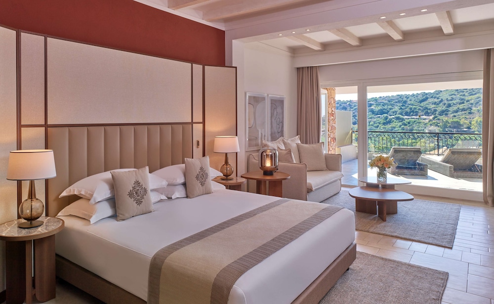 Junior Suite, 1 King Bed (Laguna Junior Suite)