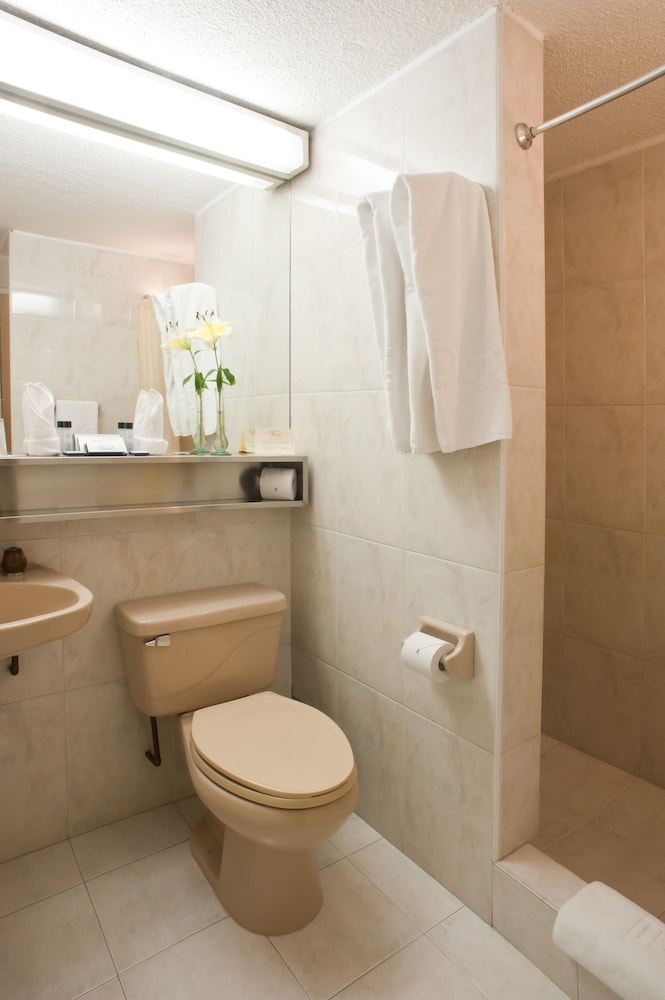 Standard Triple Room - Photo 3
