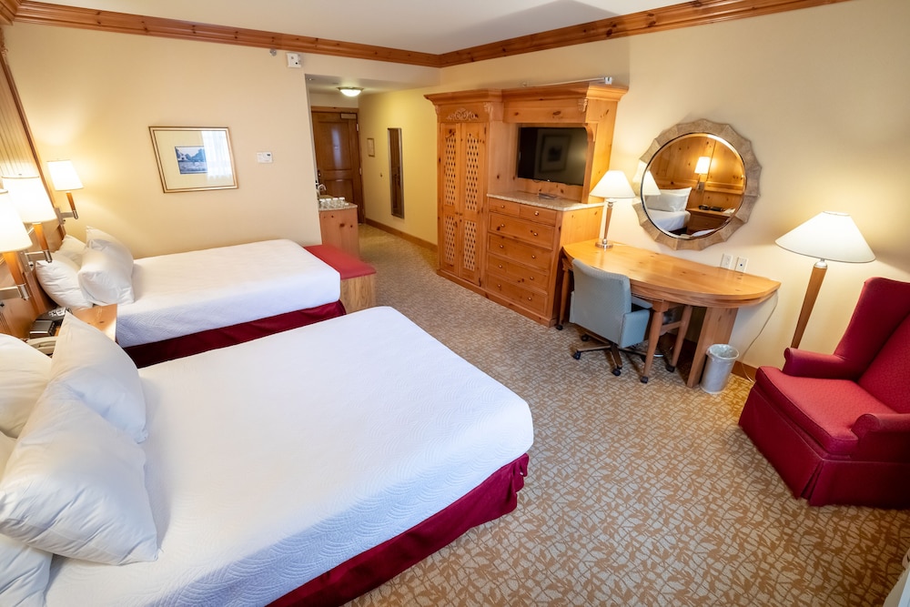 Premium Double Room, 2 Queen Beds, Refrigerator photo 2