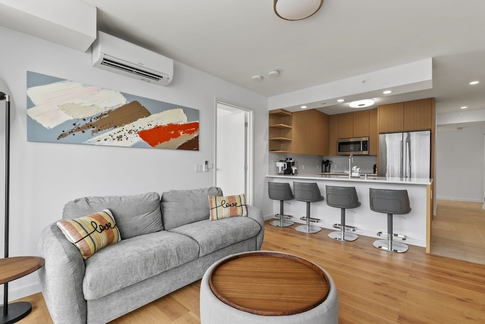 Condo, 2 Bedrooms