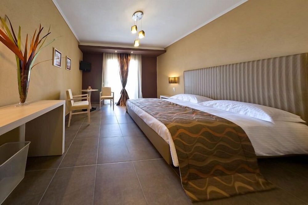 Standard Double Room photo 2